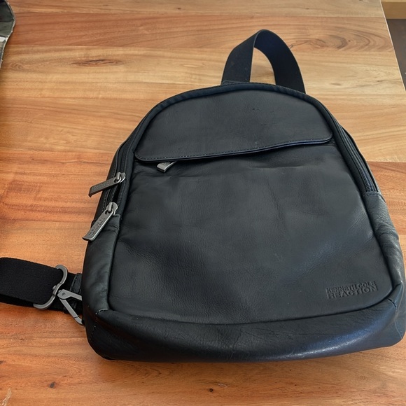 Kenneth Cole Full grain leather sling Columbian Backpack for 13” laptops - Picture 3 of 13